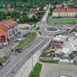 Nowe ronda w Chęcinach cieszą kierowców i mieszkańców miasta - Radio Kielce 19.07.2022 Chęciny. Otwarcie dwóch nowych rond / Fot. Jarosław Kubalski - Radio Kielce