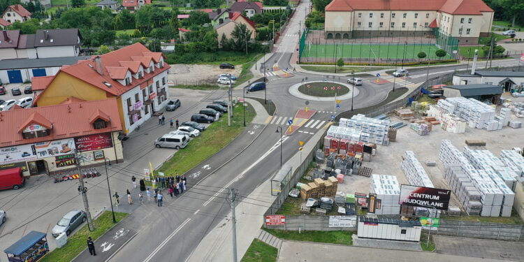 19.07.2022 Chęciny. Otwarcie dwóch nowych rond / Fot. Jarosław Kubalski - Radio Kielce