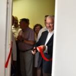 01.07.2022. Końskie. Otwarcie biura poselskiego Krzysztofa Lipca. Na zdjęciu (z prawej): poseł Krzysztof Lipiec / Fot. Magdalena Galas-Klusek - Radio Kielce