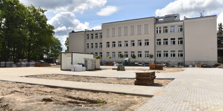 12.07.2022. Końskie. Budowa hali widowiskowej / Fot. Magdalena Galas-Klusek - Radio Kielce