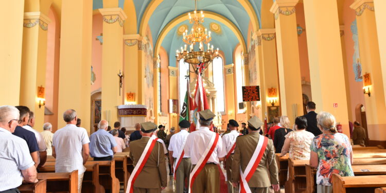 23.07.2022. Pilczyca. Pogrzeb szczątków żołnierzy Armii Krajowej / Fot. Magdalena Galas-Klusek - Radio Kielce