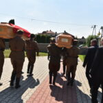 23.07.2022. Pilczyca. Pogrzeb szczątków żołnierzy Armii Krajowej / Fot. Magdalena Galas-Klusek - Radio Kielce