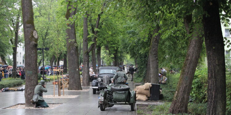 31.07.2022. Busko-Zdrój. Widowisko historyczne pt. Powstanie Warszawskie. / Fot. Marta Gajda-Kruk - Radio Kielce