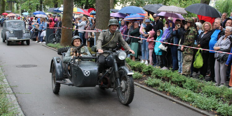 31.07.2022. Busko-Zdrój. Widowisko historyczne pt. Powstanie Warszawskie. / Fot. Marta Gajda-Kruk - Radio Kielce