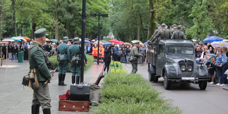 31.07.2022. Busko-Zdrój. Widowisko historyczne pt. Powstanie Warszawskie. / Fot. Marta Gajda-Kruk - Radio Kielce