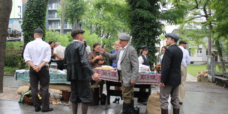 31.07.2022. Busko-Zdrój. Widowisko historyczne pt. Powstanie Warszawskie. / Fot. Marta Gajda-Kruk - Radio Kielce