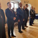 19.07.2022. Sandomierz. Święto policji. Na zdjęciu (od lewej): Krzysztof Nitkiewicz - biskup sandomierski, poseł Marek Kwitek, Marcin Piwnik - starosta sandomierski, Tomasz Huk - przewodniczący Rady Powiatu Sandomierskiego / Fot. Grażyna Szlęzak - Radio Kielce