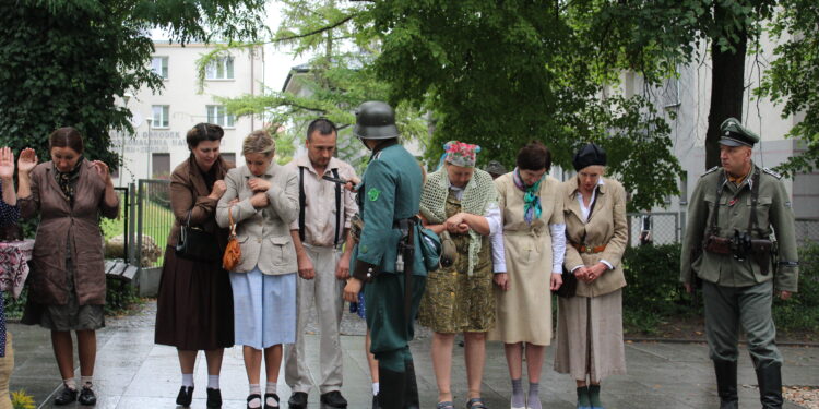 31.07.2022. Busko-Zdrój. Widowisko historyczne pt. Powstanie Warszawskie. / Fot. Marta Gajda-Kruk - Radio Kielce