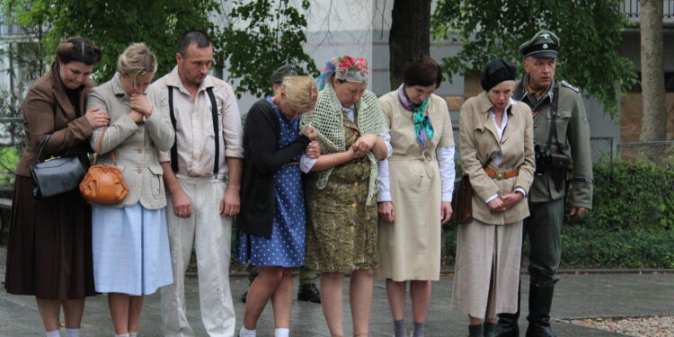 31.07.2022. Busko-Zdrój. Widowisko historyczne pt. Powstanie Warszawskie. / Fot. Marta Gajda-Kruk - Radio Kielce