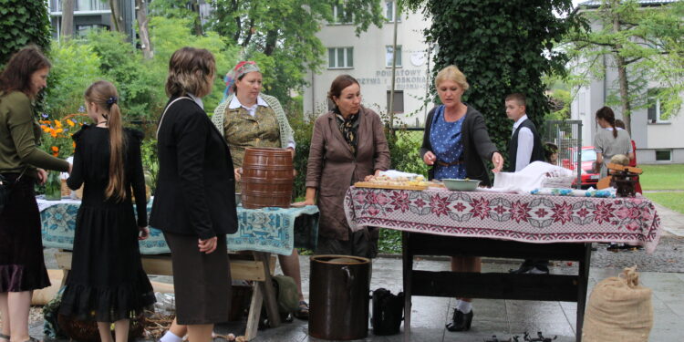 31.07.2022. Busko-Zdrój. Widowisko historyczne pt. Powstanie Warszawskie. / Fot. Marta Gajda-Kruk - Radio Kielce