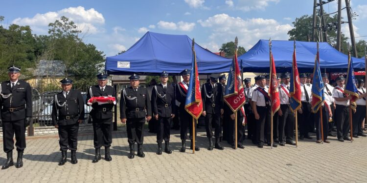 23.07.2022. Ossala. Jubileusz stulecia istnienia Ochotniczej Straży Pożarnej / Fot. Grażyna Szlęzak - Radio Kielce