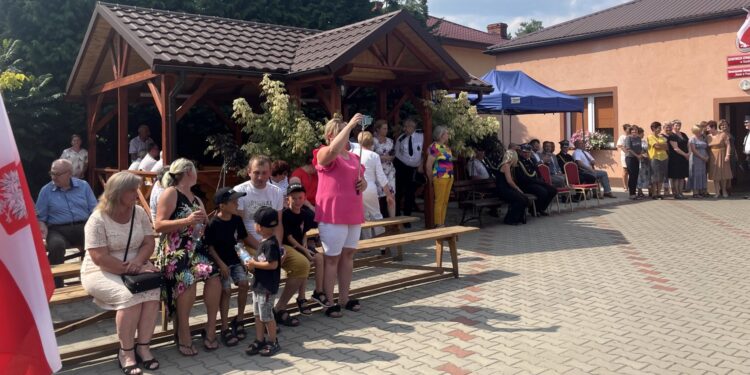 23.07.2022. Ossala. Jubileusz stulecia istnienia Ochotniczej Straży Pożarnej / Fot. Grażyna Szlęzak - Radio Kielce
