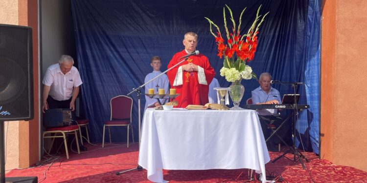 23.07.2022. Ossala. Jubileusz stulecia istnienia Ochotniczej Straży Pożarnej / Fot. Grażyna Szlęzak - Radio Kielce