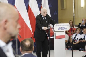 03.07.2022. Ostrowiec Świętokrzyski. Wizyta Jarosława Kaczyńskiego. Na zdjęciu: Jarosław Kaczyński - prezes PiS / Fot. Jarosław Kubalski - Radio Kielce