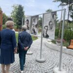 30.07.2022. Sandomierz. Obchodzy 78. rocznicy Powstania Warszawskiego. Odsłonięcie tablicy K. K. Baczyńskiego / Fot. Grażyna Szlęzak - Radio Kielce