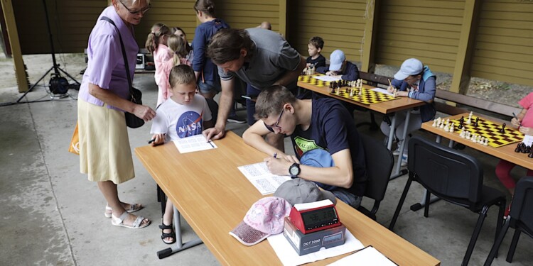 05.07.2022. Kielce. Park Miejski. Wakacyjna Szachowa Radia Kielce / Fot. Jarosław Kubalski - Radio Kielce