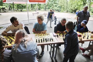 06.07.2022. Kielce. Park Miejski. Wakacyjna Szkoła Szachowa Radia Kielce / Fot. Jarosław Kubalski - Radio Kielce