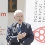 06.07.2022. Kielce. Wernisaż wystawy „Przyszłym Pokoleniom. 60 lat misji Narodowego Instytutu Dziedzictwa” z okazji 60-lecia istnienia Narodowy Instytut Dziedzictwa. Na zdjęciu: Andrzej Bętkowski - marszałek województwa świętokrzyskiego / Fot. Jarosław Kubalski - Radio Kielce