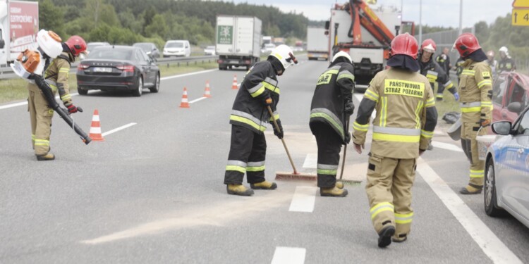 07.07.2022. Suchedniów. Wypadek na S7 / Fot. Jarosław Kubalski - Radio Kielce