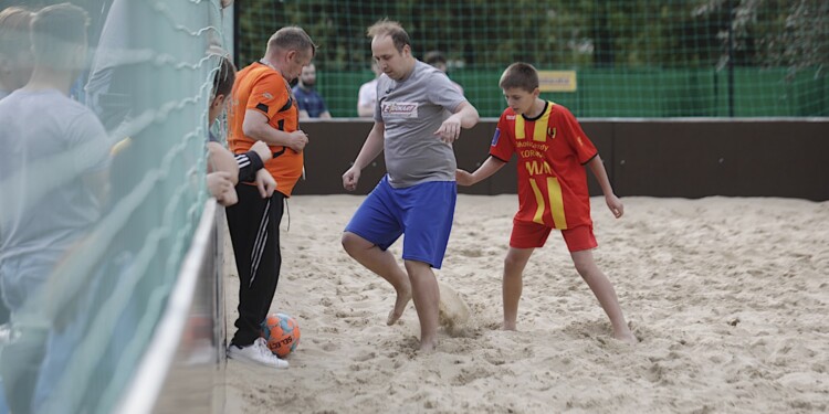 09.07.2022. Kielce. XI Turniej Piłkarski Plażowych Trójek o Puchar senatora Krzysztofa Słonia / Fot. Jarosław Kubalski - Radio Kielce