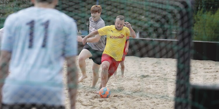 09.07.2022. Kielce. XI Turniej Piłkarski Plażowych Trójek o Puchar senatora Krzysztofa Słonia / Fot. Jarosław Kubalski - Radio Kielce