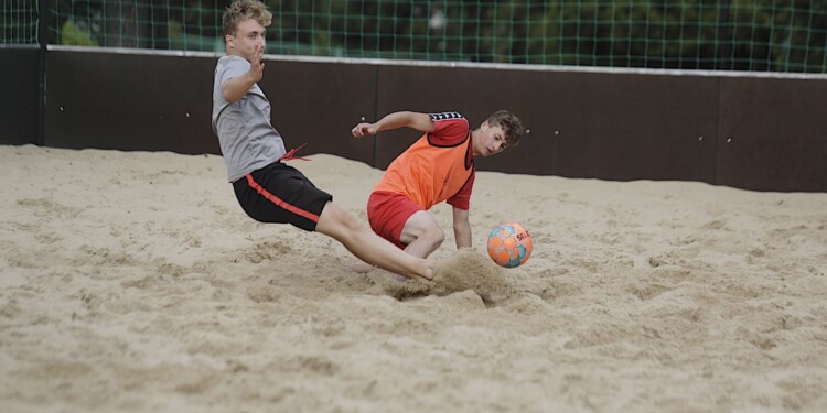 09.07.2022. Kielce. XI Turniej Piłkarski Plażowych Trójek o Puchar senatora Krzysztofa Słonia / Fot. Jarosław Kubalski - Radio Kielce