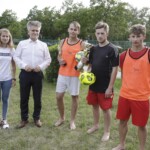 09.07.2022. Kielce. XI Turniej Piłkarski Plażowych Trójek o Puchar senatora Krzysztofa Słonia. Na zdjęciu (drugi z lewej): senator Krzysztof Słoń / Fot. Jarosław Kubalski - Radio Kielce