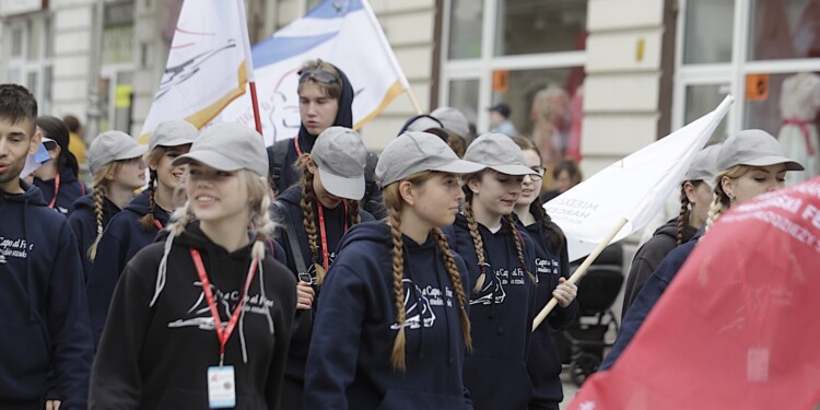 10.07.2022. Kielce. Korowód uczestników Przeglądu Piosenki Harcerskiej / Fot. Jarosław Kubalski - Radio Kielce