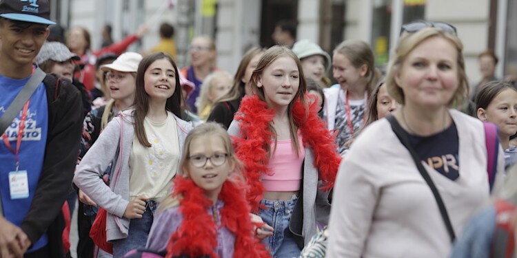 10.07.2022. Kielce. Korowód uczestników Przeglądu Piosenki Harcerskiej / Fot. Jarosław Kubalski - Radio Kielce