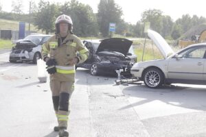 18.07.2022. Kostomłoty Drugie. Zderzenie trzech samochodów / Fot. Jarosław Kubalski - Radio Kielce