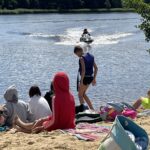 27.07.2022. Cedzyna. Zalew. Półkolonie dla dzieci / Fot. Iwona Murawska - Radio Kielce