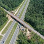 21.07.2022. Droga ekspresowa S7. Budowa kładki rowerowej / Fot. Jarosław Kubalski - Radio Kielce