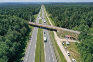 21.07.2022. Droga ekspresowa S7. Budowa kładki rowerowej / Fot. Jarosław Kubalski - Radio Kielce