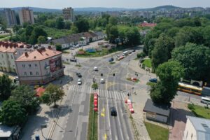 23.07.2022. Kielce. Tymczasowe rondo na skrzyżowaniu ul. Ogrodowej, Jana Pawła II oraz Seminaryjskiej / Fot. Jarosław Kubalski - Radio Kielce