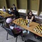 27.07.2022. Kielce. Park Miejski. Wakacyjna Szkoła Szachowa Radia Kielce / Fot. Jarosław Kubalski - Radio Kielce