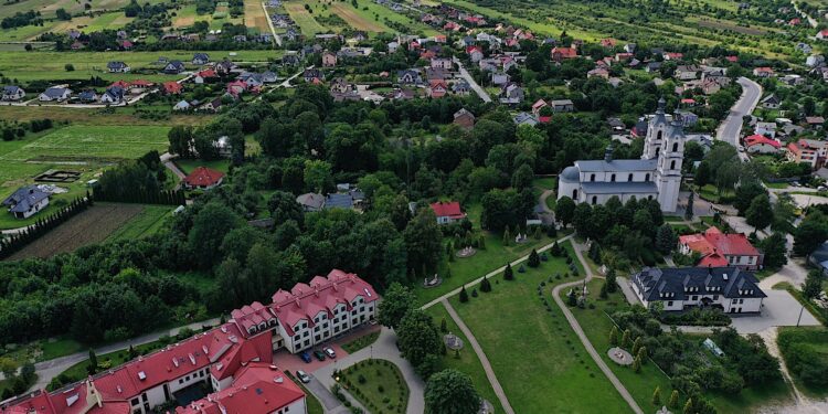 27.07.2022. Piekoszów. Widok na miejscowość / Fot. Jarosław Kubalski - Radio Kielce