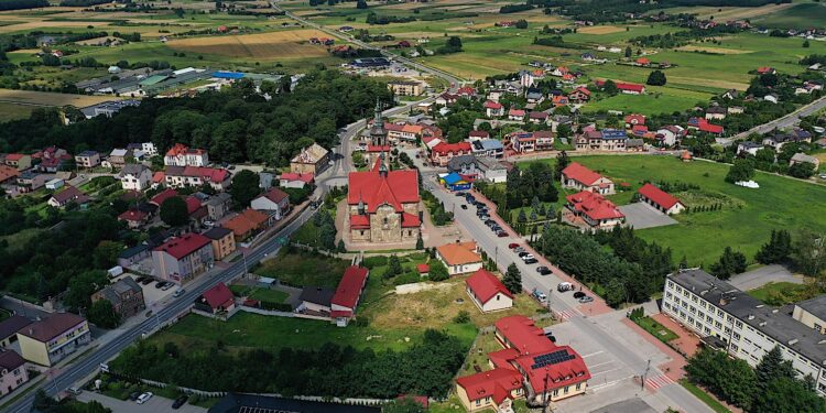 27.07.2022. Łopuszno. Widok na miejscowość / Fot. Jarosław Kubalski - Radio Kielce