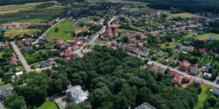 27.07.2022. Łopuszno. Widok na miejscowość / Fot. Jarosław Kubalski - Radio Kielce