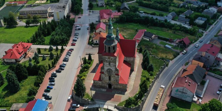 27.07.2022. Łopuszno. Widok na miejscowość / Fot. Jarosław Kubalski - Radio Kielce