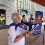 30.07.2022. Kielce. Świętokrzyski Urząd Wojewódzki. Pikieta OPZZ. Na zdjęciu (z lewej): Elżbieta Drogosz, przewodnicząca rady OPZZ Województwa Świętokrzyskiego / Fot. Kamil Król - Radio Kielce