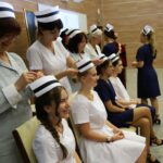 21.07.2022. Kielce. Tradycyjne czepkowanie pielęgniarek i położnych / Fot. materiały UJK