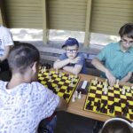 21.07.2022. Kielce. Park Miejski. Wakacyjna Szkoła Szachowa Radia Kielce / Fot. Jarosław Kublaski - Radio Kielce