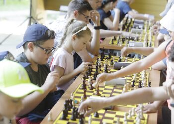 21.07.2022. Kielce. Park Miejski. Wakacyjna Szkoła Szachowa Radia Kielce / Fot. Jarosław Kublaski - Radio Kielce