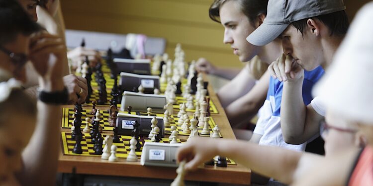 21.07.2022. Kielce. Park Miejski. Wakacyjna Szkoła Szachowa Radia Kielce / Fot. Jarosław Kublaski - Radio Kielce