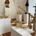 17.07.2022. Sandomierz. Wystawa rzeźby ludowej regionalnego artysty Jana Puka / Fot. Grażyna Szlęzak - Radio Kielce