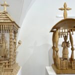 17.07.2022. Sandomierz. Wystawa rzeźby ludowej regionalnego artysty Jana Puka / Fot. Grażyna Szlęzak - Radio Kielce