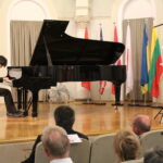 24.07.2022. Busko-Zdrój. Koncert finałowy XXVII Międzynarodowego Festiwau „Lato z Chopinem” im. Barbary Hesse- Bukowskiej w Busku-Zdroju. Na zdjęciu: Haruki Tekeuchi - japoński pianista / Fot. Marta Gajda-Kruk