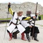 16.07.2022. Zamek w Chęcinach. Pokazy rycerzy Zakonu Krzyżackiego / Fot. Wiktor Taszłow - Radio Kielce