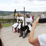16.07.2022. Zamek w Chęcinach. Pokazy rycerzy Zakonu Krzyżackiego / Fot. Wiktor Taszłow - Radio Kielce