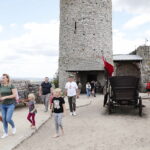 16.07.2022. Zamek w Chęcinach. Pokazy rycerzy Zakonu Krzyżackiego / Fot. Wiktor Taszłow - Radio Kielce